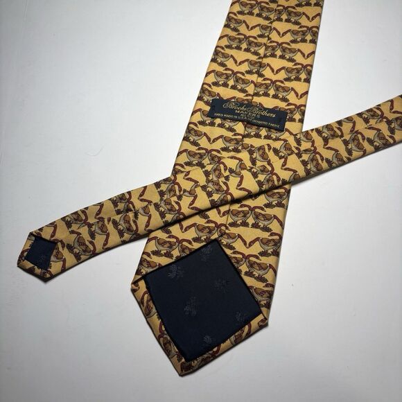 Brooks Brothers Goose Duck Mallard Pint Yellow Makers 100% Silk Men's Neck Tie - Picture 3 of 5